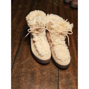 Vionic Womens Splendid Oak Sand Colored Sherpa Boots Size US 8.5